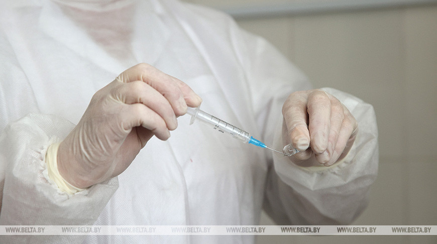 Минздрав Беларуси разрешил вакцинацию детей против COVID-19
