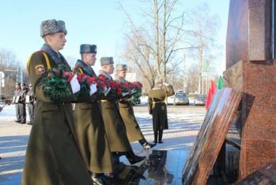 В Бобруйске установлен памятный знак в честь сотрудников милиции, погибших при исполнении служебного и воинского долга