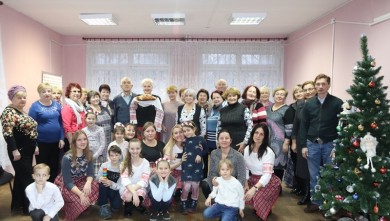 В Рождественские святки Покровский семейный хор посетил ТЦСОН Первомайского района г.Бобруйска