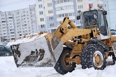 Продолжаются работы по уборке снега с проезжих частей города