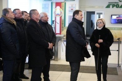 С рабочей поездкой в Бобруйск прибыл Премьер-министр Беларуси Роман Головченко. Прямо сейчас он посещает ОАО «Управляющая компания холдинга «Бобруйскагромаш»