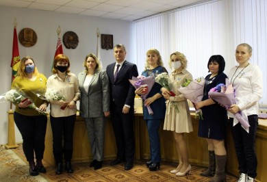 В Первомайском районе Бобруйска шести женщинам вручены Ордена Матери