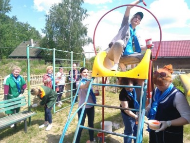 Работники Бобруйской городской поликлиники № 3 приняли участие в открытии детской площадки