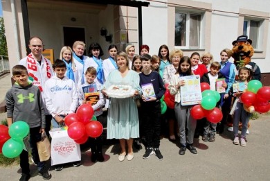 Поздравления и сладкие подарки получили воспитанники детских домов семейного типа Первомайского района г.Бобруйска
