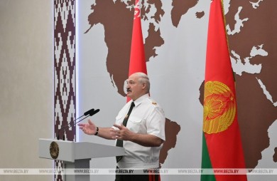 «Нужны движение вперед, перемены, но законные» – Лукашенко об актуальности референдума и новой Конституции