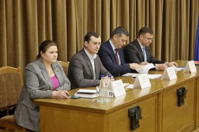 На ОАО «Красный пищевик» состоялась встреча  по   всенародному обсуждению проекта изменений и дополнений Конституции Республики Беларусь