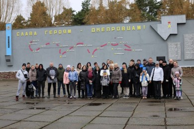 Бобруйчане приняли участие в наведении порядка возле мемориала боевой Славы в честь днепровцев-танкистов
