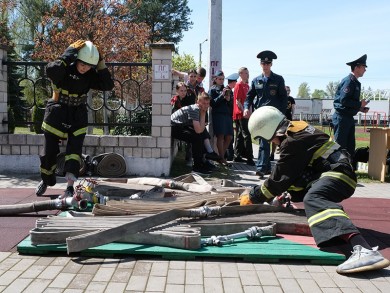 В Бобруйске стартовали зональные этапы областного слета юных спасателей пожарных
