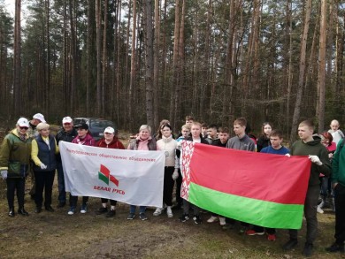 Первомайская организация Бобруйска РОО «Белая Русь» приняла участие  в акции "Неделя леса"