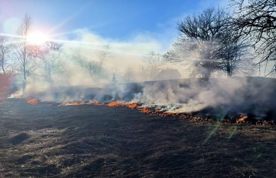 Неосторожность при использовании огня на природе приводит к возникновению пожаров