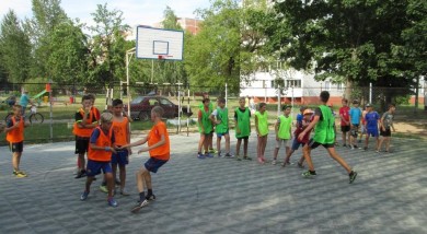 Веселые старты на спортивной площадке в Киселевичах