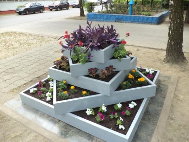 В Первомайском районе проведена экологическая акция «Украсим район цветами»
