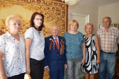 Ветеран войны Михаил Пузыревский отмечает 95-летие