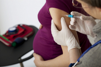 ВОЗ заявила об эффективности вакцинации беременных против COVID-19