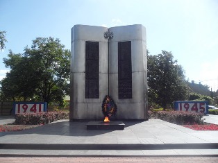 3023  Братская могила воинов, погибших в годы ВОВ 1941-1945 гг.