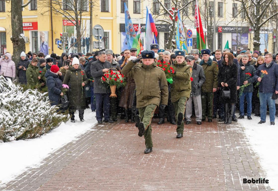 Доблесть и честь. В Бобруйске прошел митинг, посвященный 36-й годовщине вывода советских войск из Афганистана