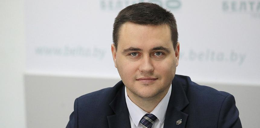 Иванец прокомментировал запрет на мобильные телефоны в школах