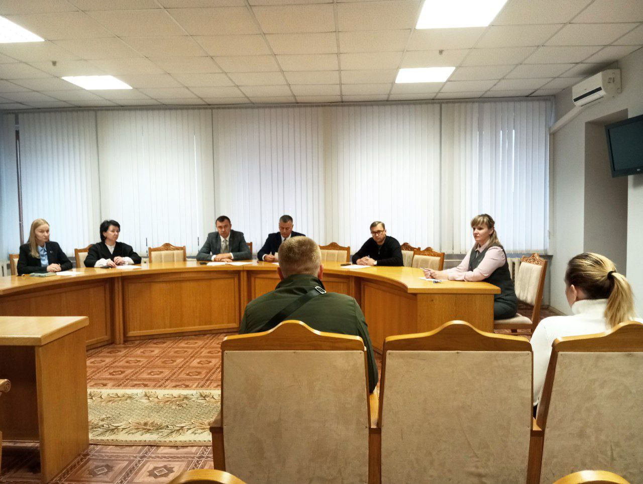 В администрации Первомайского района г. Бобруйска 17 октября прошло заседание комиссии по рассмотрению документов о согласовании увольнения работников, должности которых включены в перечень должностей подлежащих мониторингу кадровых перемещений. 