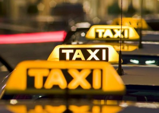 Деятельность субъектов хозяйствования, оказывающих услуги в сфере перевозки автомобилями-такси, на контроле у налоговых органов 