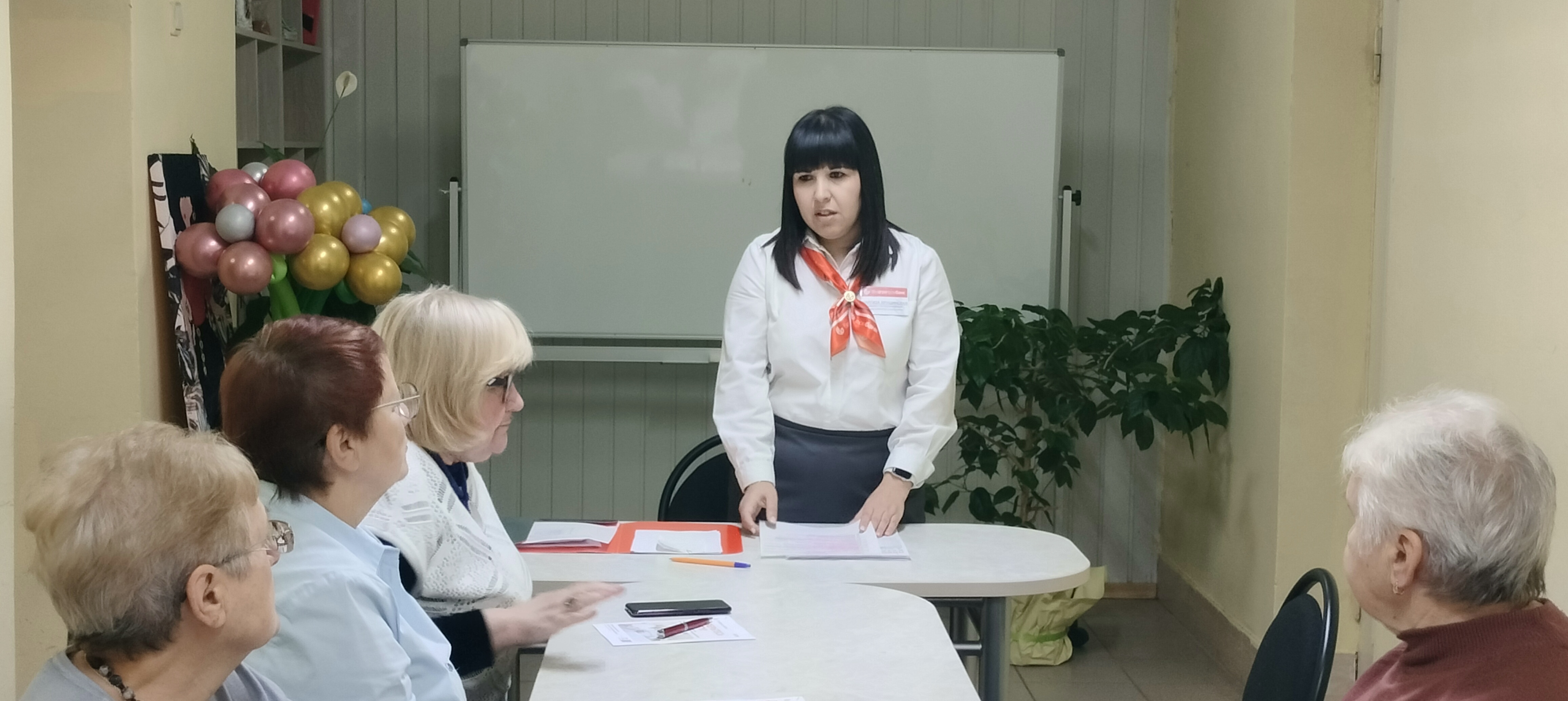 Мероприятие по финансовой грамотности состоялось в ТЦСОН Первомайского района