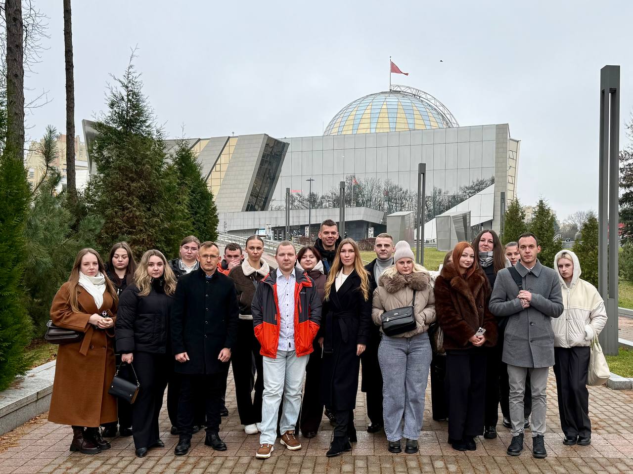 Встреча молодых специалистоа организаций Первомайского района Бобруйска с главой администрации Первомайского района г.Бобруйска Виталием Власевичем и депутатом Палаты представителей Национального собрания Республики Беларусь Оксаной Приходько прошла в адм