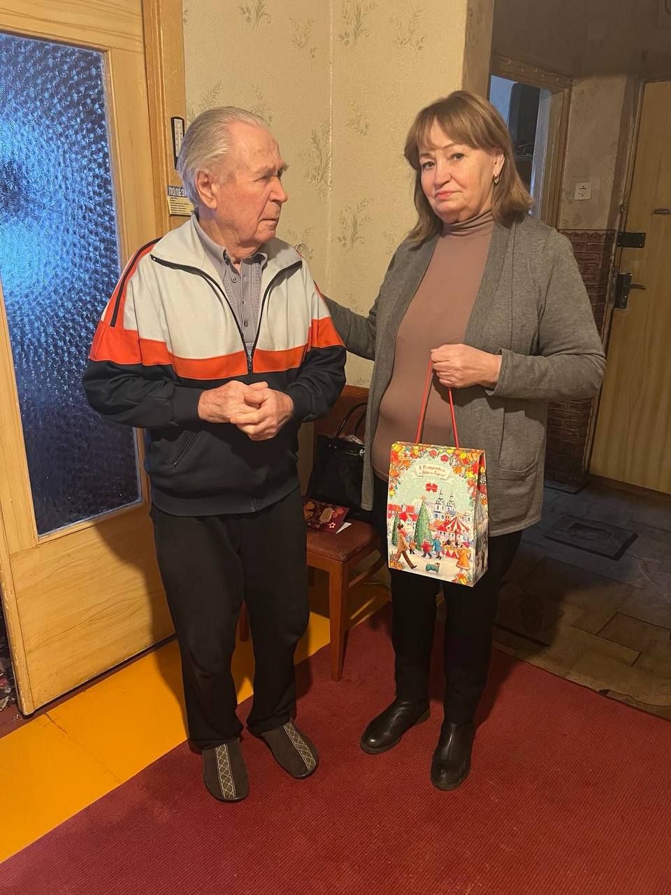 С 23 декабря в Беларуси проходит республиканская новогодняя благотворительная акция для пожилых людей «От всей души». 