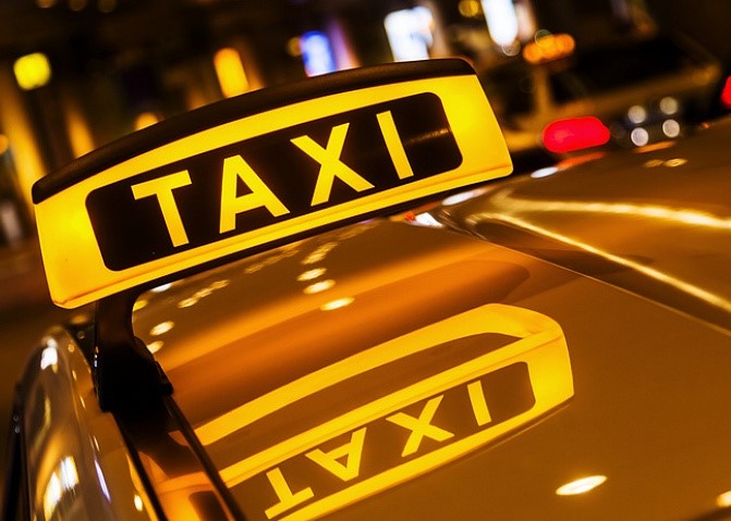 В ходе проверки, проведенной в связи ликвидацией организации, оказывавшей услуги такси, выявлена схема минимизации налоговых обязательств