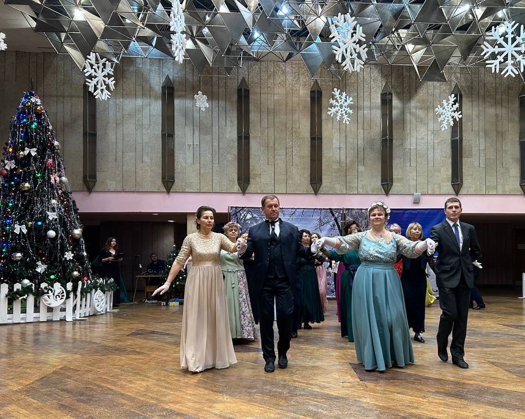 Изменено время проведения рождественского бала для жителей старшего поколения