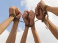Помощь жертвам торговли людьми